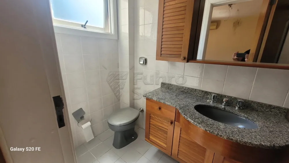 Comprar Apartamento / Padr&atilde;o em Pelotas R$ 720.000,00 - Foto 9