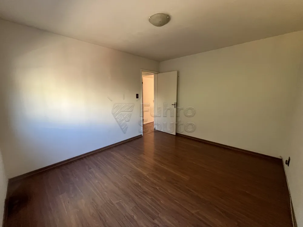 Comprar Apartamento / Padr&atilde;o em Pelotas R$ 220.000,00 - Foto 4