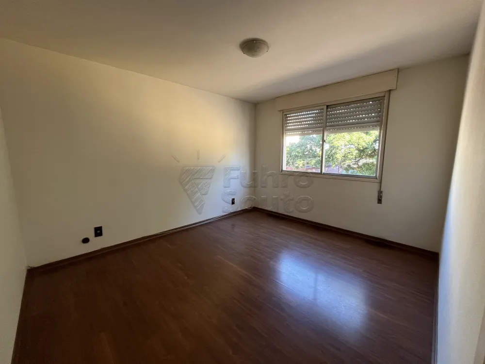 Comprar Apartamento / Padr&atilde;o em Pelotas R$ 220.000,00 - Foto 6