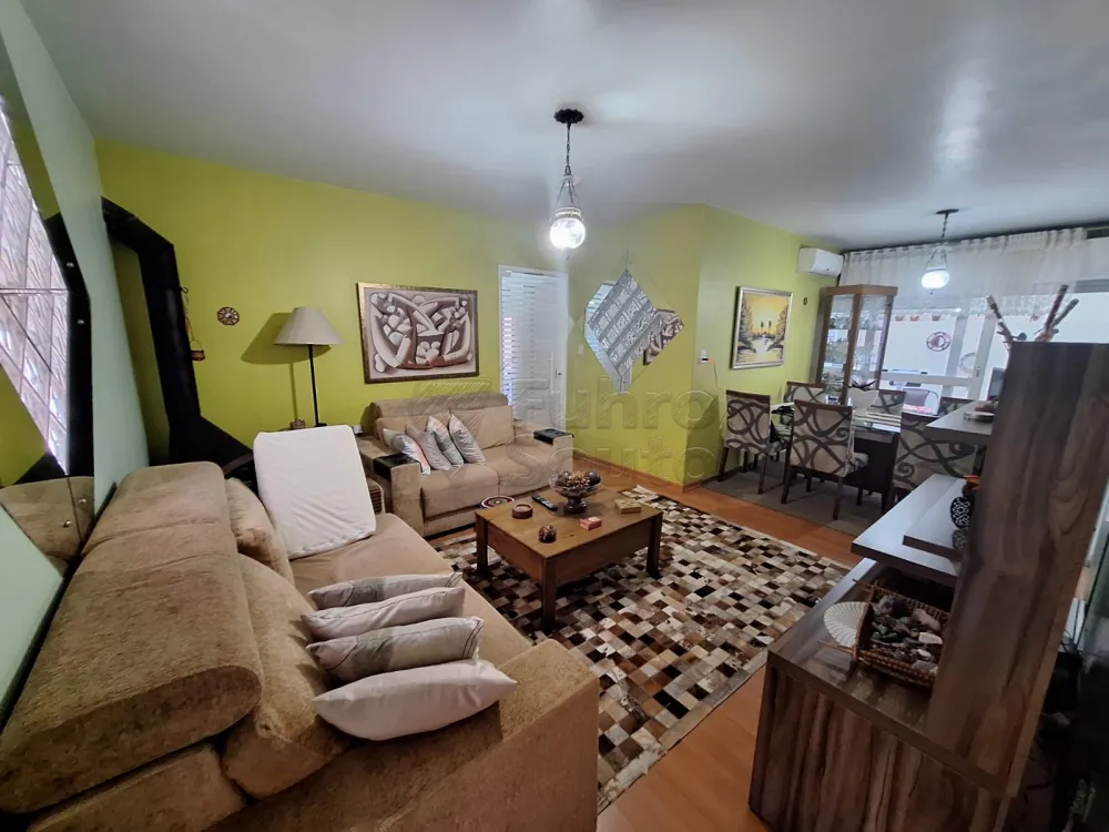 Comprar Apartamento / Padr&atilde;o em Pelotas R$ 350.000,00 - Foto 1