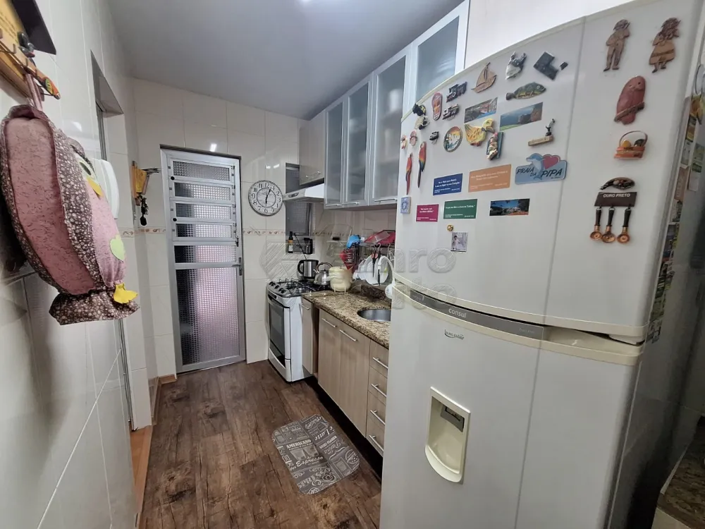 Comprar Apartamento / Padr&atilde;o em Pelotas R$ 350.000,00 - Foto 5