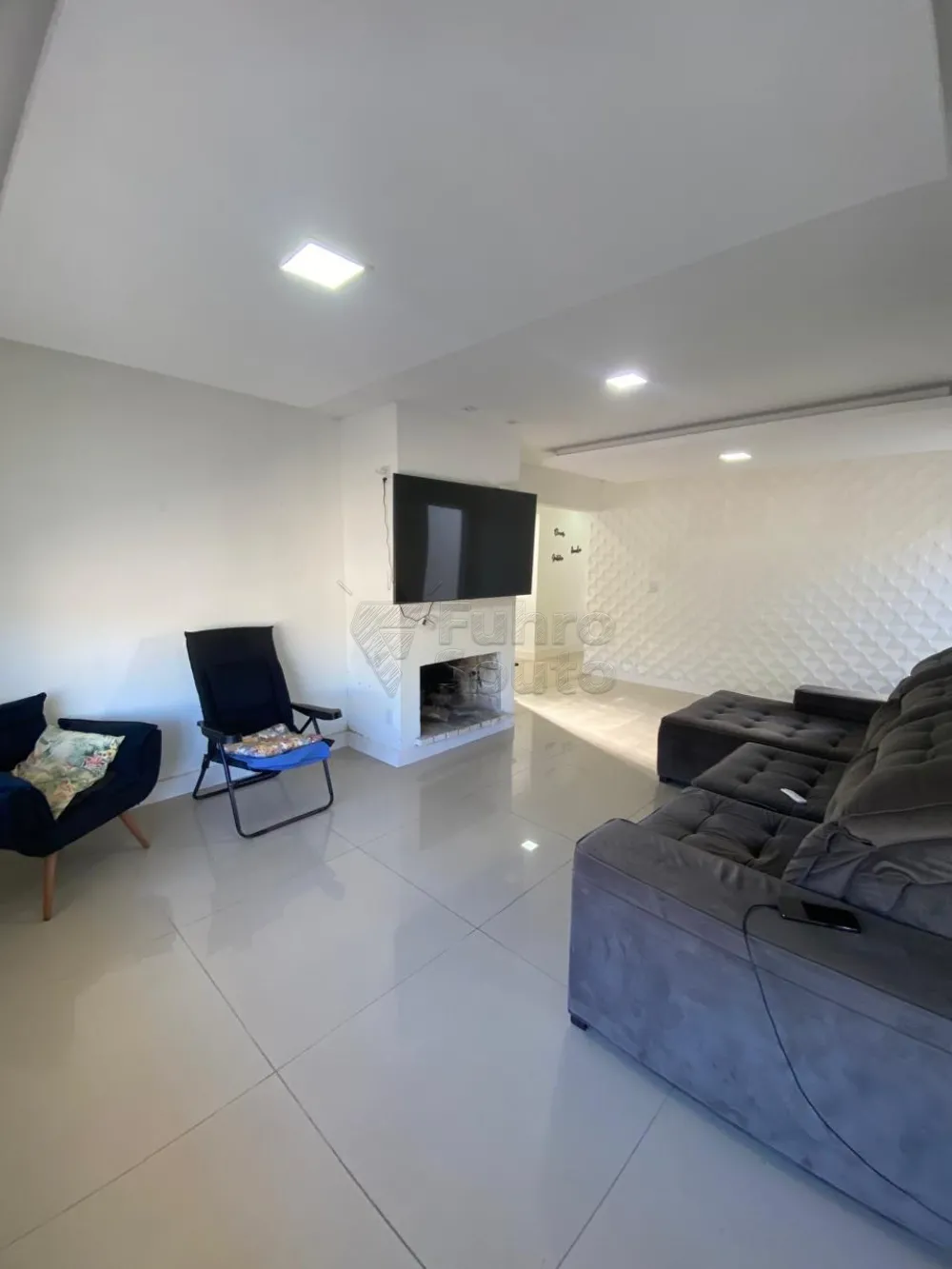 Alugar Casa / Padr&atilde;o em Pelotas R$ 7.500,00 - Foto 1