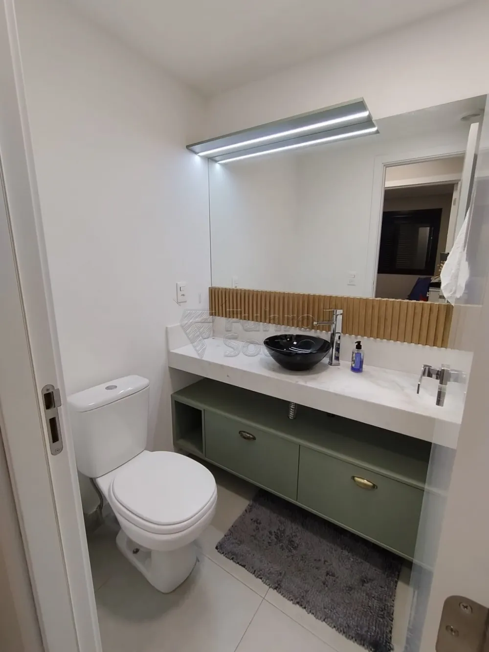 Comprar Apartamento / Padr&atilde;o em Pelotas R$ 700.000,00 - Foto 10