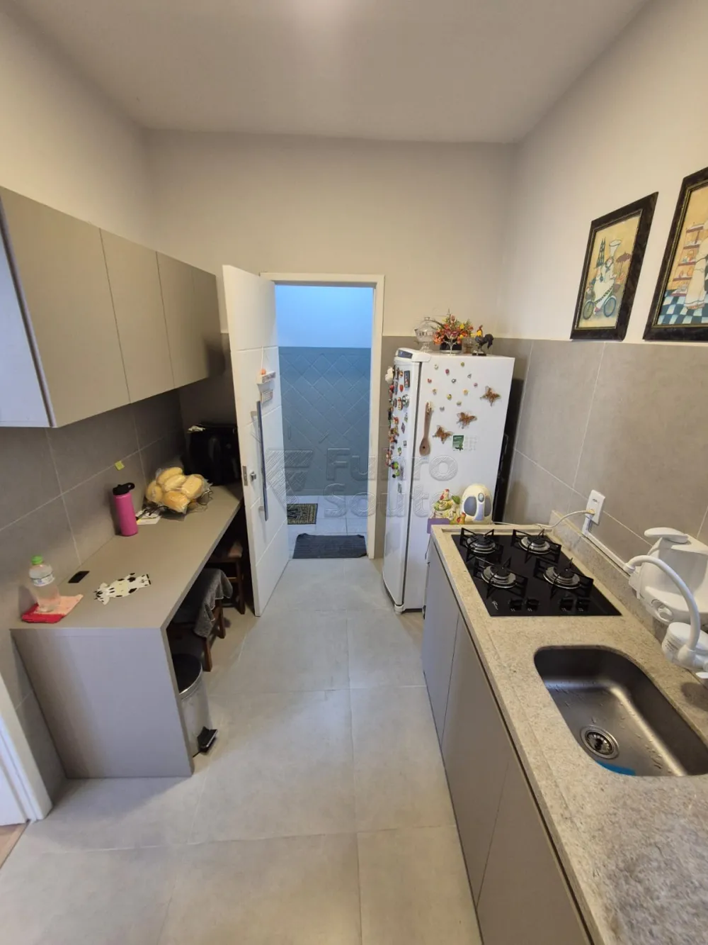 Alugar Apartamento / Padr&atilde;o em Pelotas R$ 1.400,00 - Foto 4