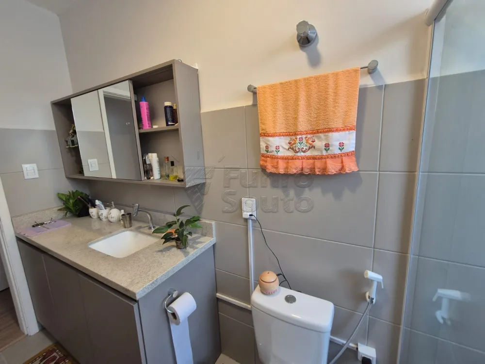 Alugar Apartamento / Padr&atilde;o em Pelotas R$ 1.400,00 - Foto 8