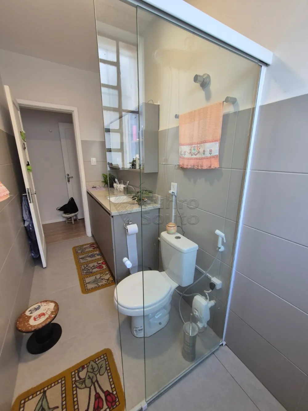 Alugar Apartamento / Padr&atilde;o em Pelotas R$ 1.400,00 - Foto 9