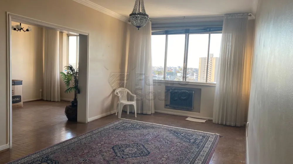 Comprar Apartamento / Padr&atilde;o em Pelotas R$ 250.000,00 - Foto 2