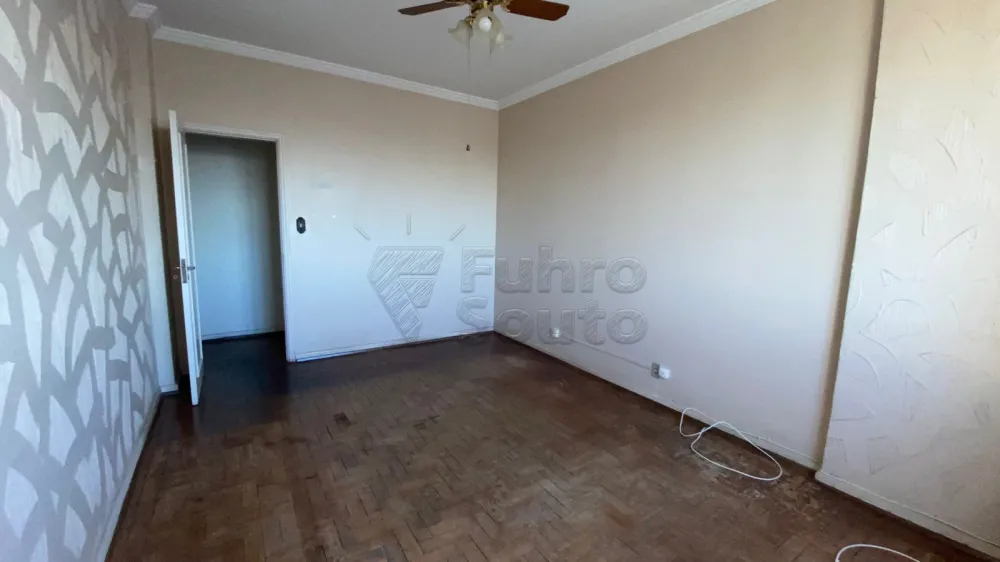 Comprar Apartamento / Padr&atilde;o em Pelotas R$ 250.000,00 - Foto 9