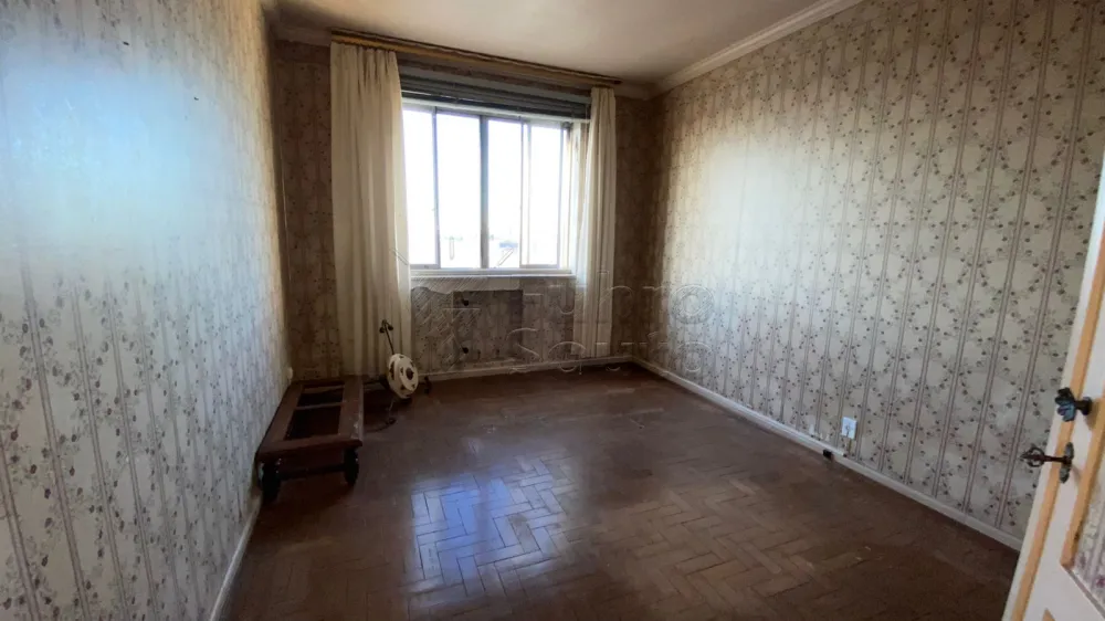 Comprar Apartamento / Padr&atilde;o em Pelotas R$ 250.000,00 - Foto 6