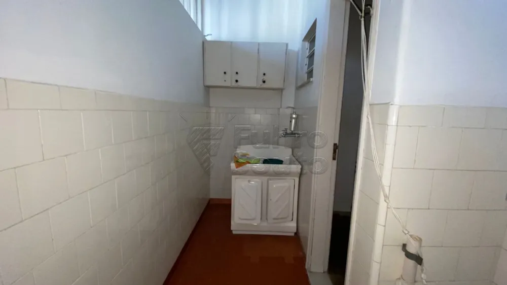 Comprar Apartamento / Padr&atilde;o em Pelotas R$ 250.000,00 - Foto 12