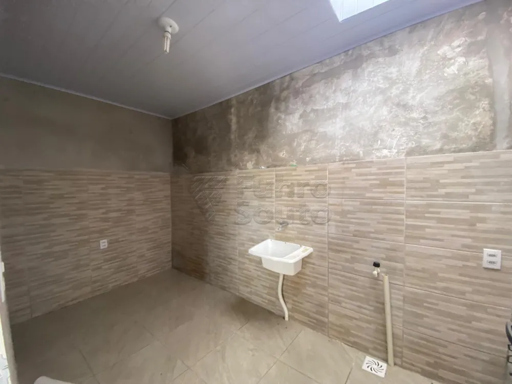 Comprar Casa / Padr&atilde;o em Pelotas R$ 350.000,00 - Foto 10