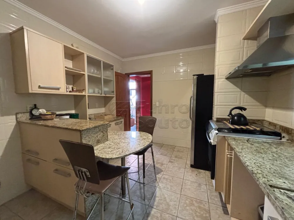 Comprar Apartamento / Padr&atilde;o em Pelotas R$ 840.000,00 - Foto 4