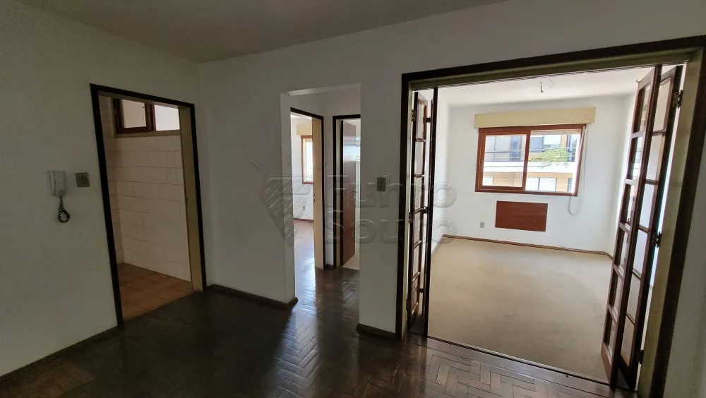 Comprar Apartamento / Padr&atilde;o em Pelotas R$ 230.000,00 - Foto 1