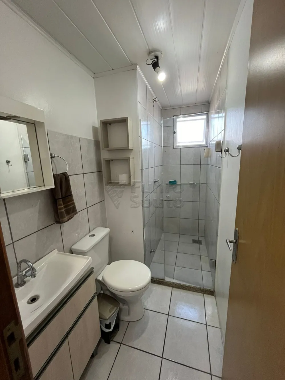 Comprar Apartamento / Padr&atilde;o em Pelotas R$ 150.000,00 - Foto 7