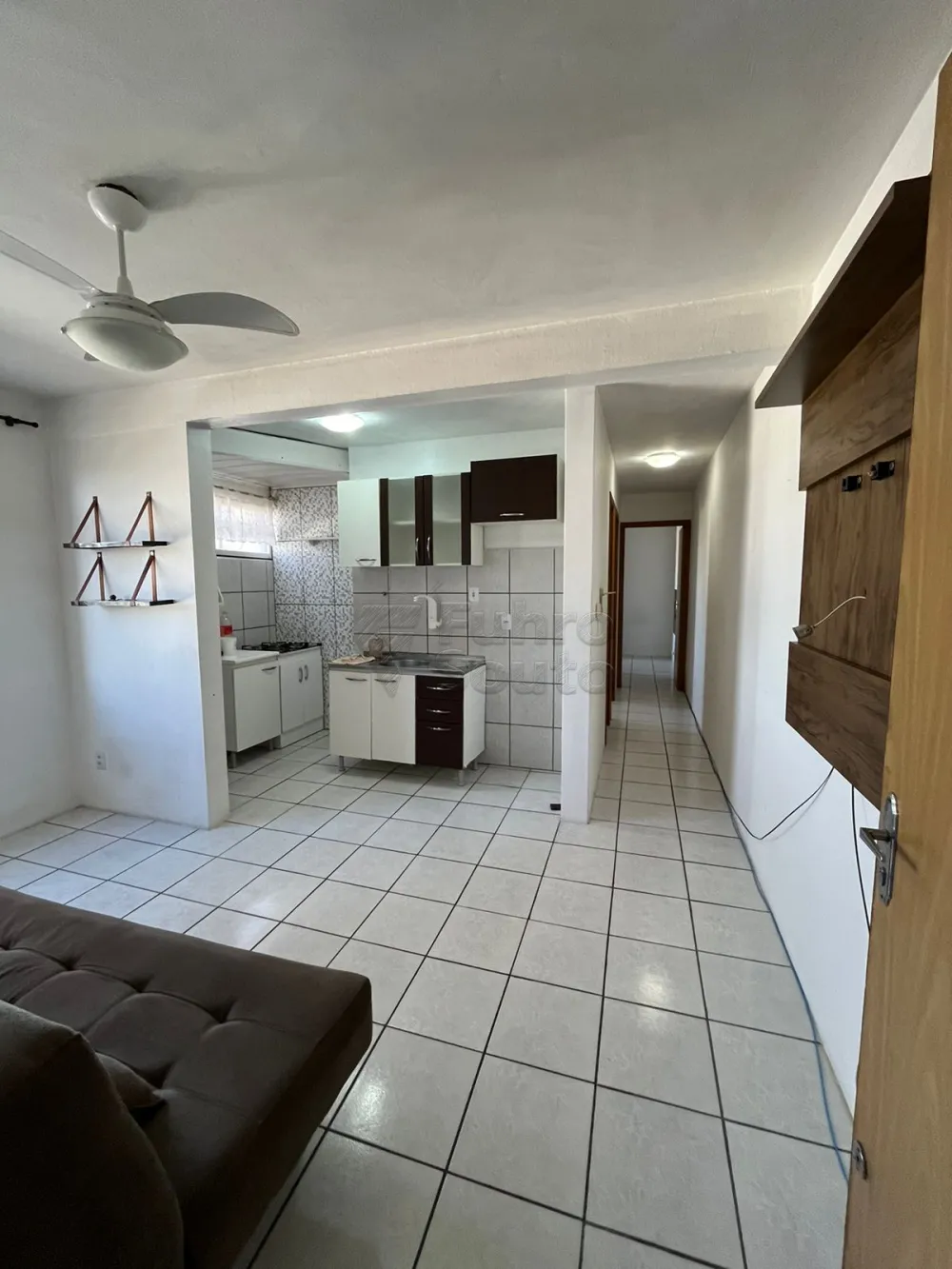Comprar Apartamento / Padr&atilde;o em Pelotas R$ 150.000,00 - Foto 2