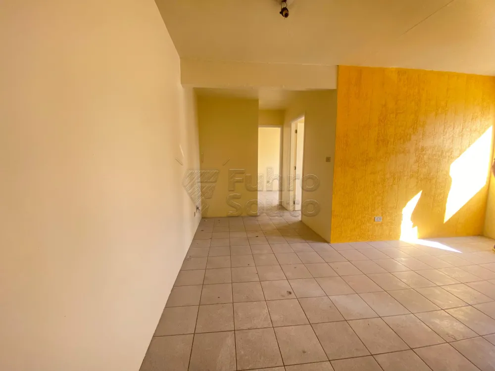 Comprar Apartamento / Padr&atilde;o em Pelotas R$ 159.900,00 - Foto 1