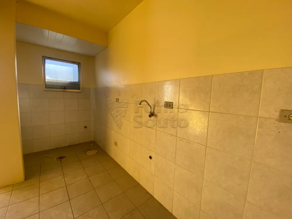 Comprar Apartamento / Padr&atilde;o em Pelotas R$ 159.900,00 - Foto 3