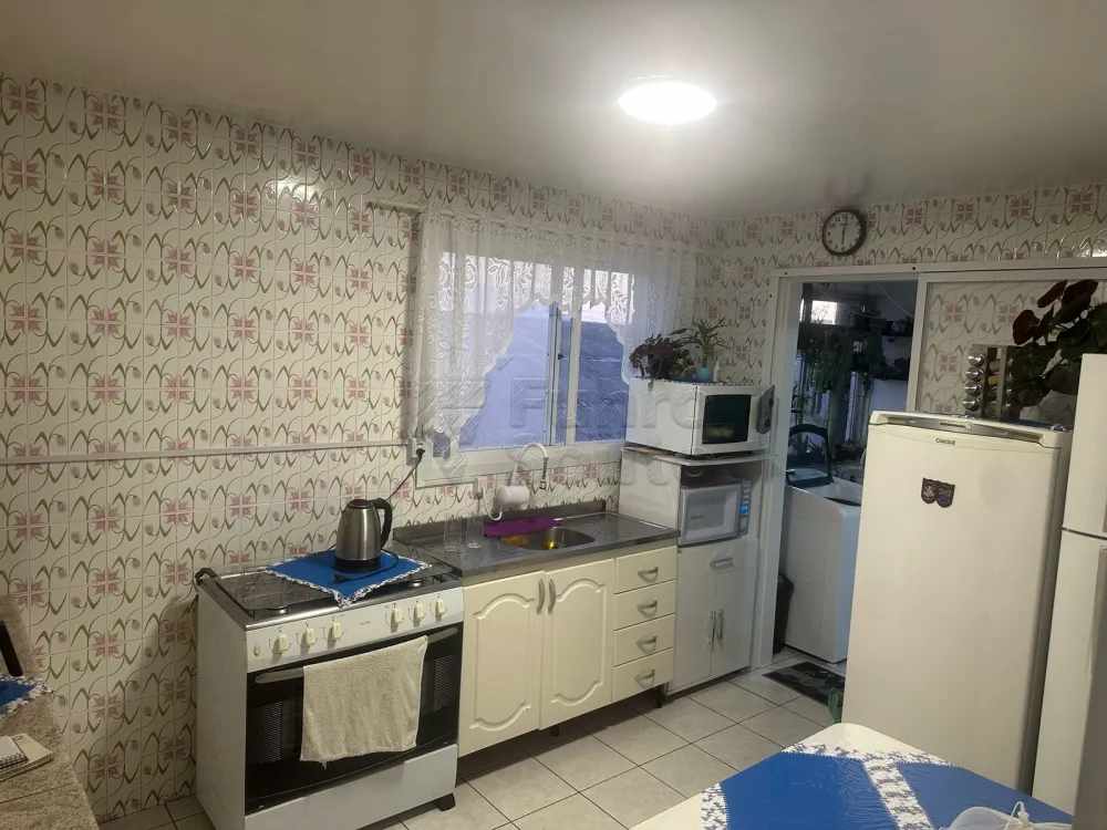 Comprar Apartamento / Padr&atilde;o em Pelotas R$ 330.000,00 - Foto 3