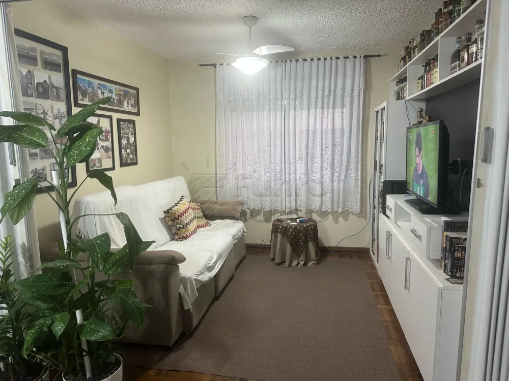 Comprar Apartamento / Padr&atilde;o em Pelotas R$ 330.000,00 - Foto 2