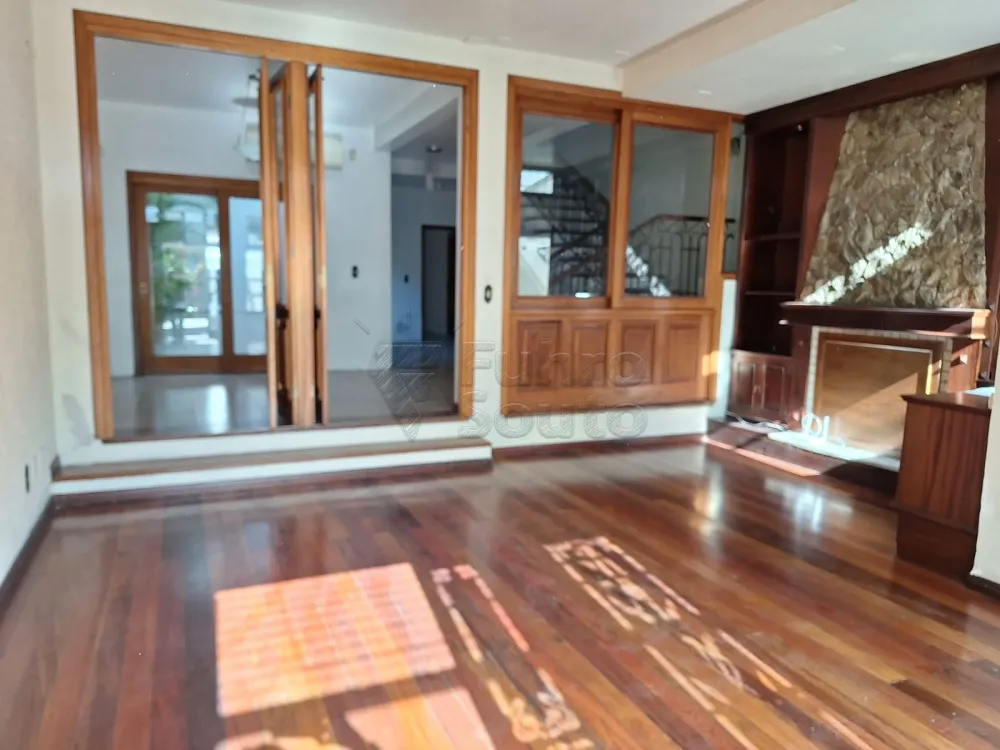 Comprar Casa / Padr&atilde;o em Pelotas R$ 960.000,00 - Foto 2
