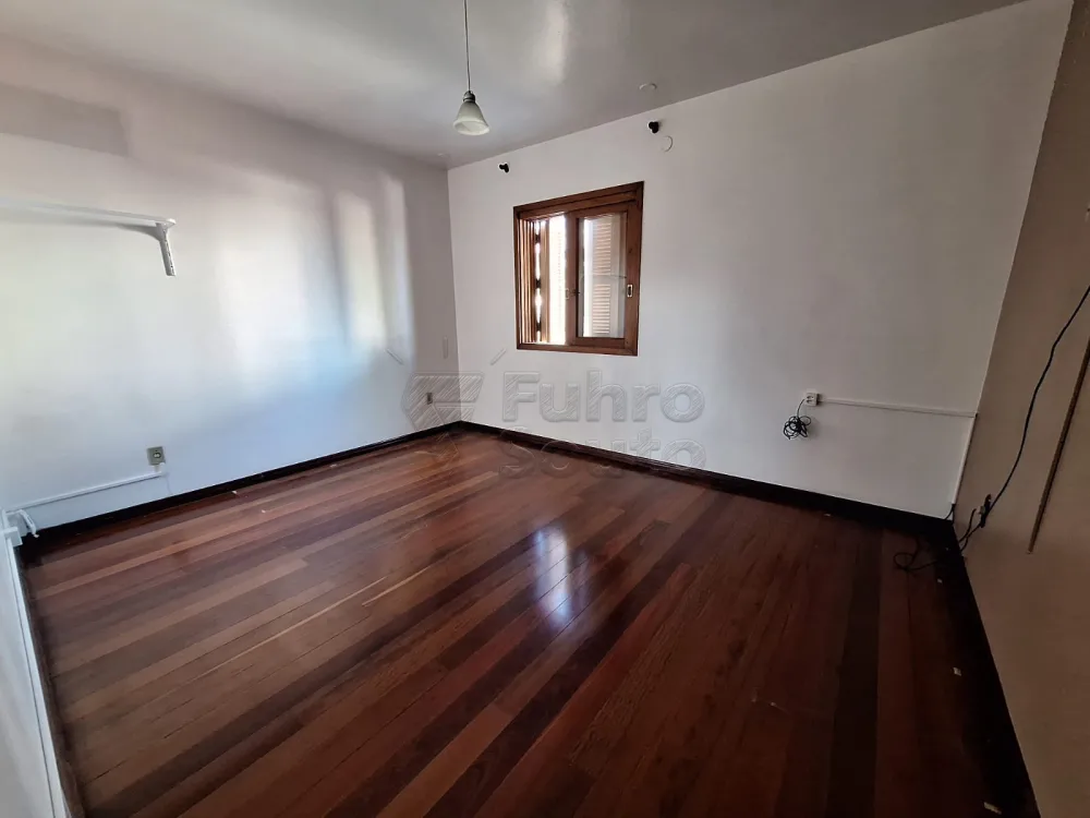 Comprar Casa / Padr&atilde;o em Pelotas R$ 960.000,00 - Foto 5