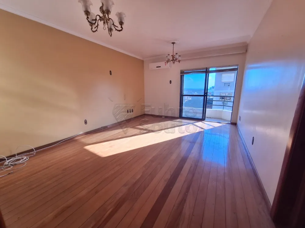 Comprar Apartamento / Padr&atilde;o em Pelotas R$ 742.000,00 - Foto 2