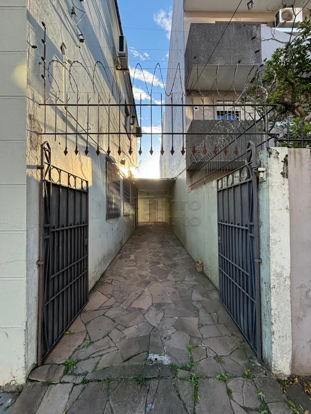 Comprar Casa / Padr&atilde;o em Pelotas R$ 850.000,00 - Foto 25