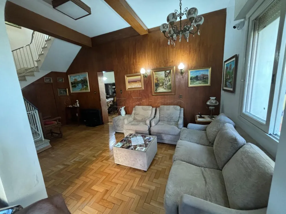Comprar Casa / Padr&atilde;o em Pelotas R$ 850.000,00 - Foto 1