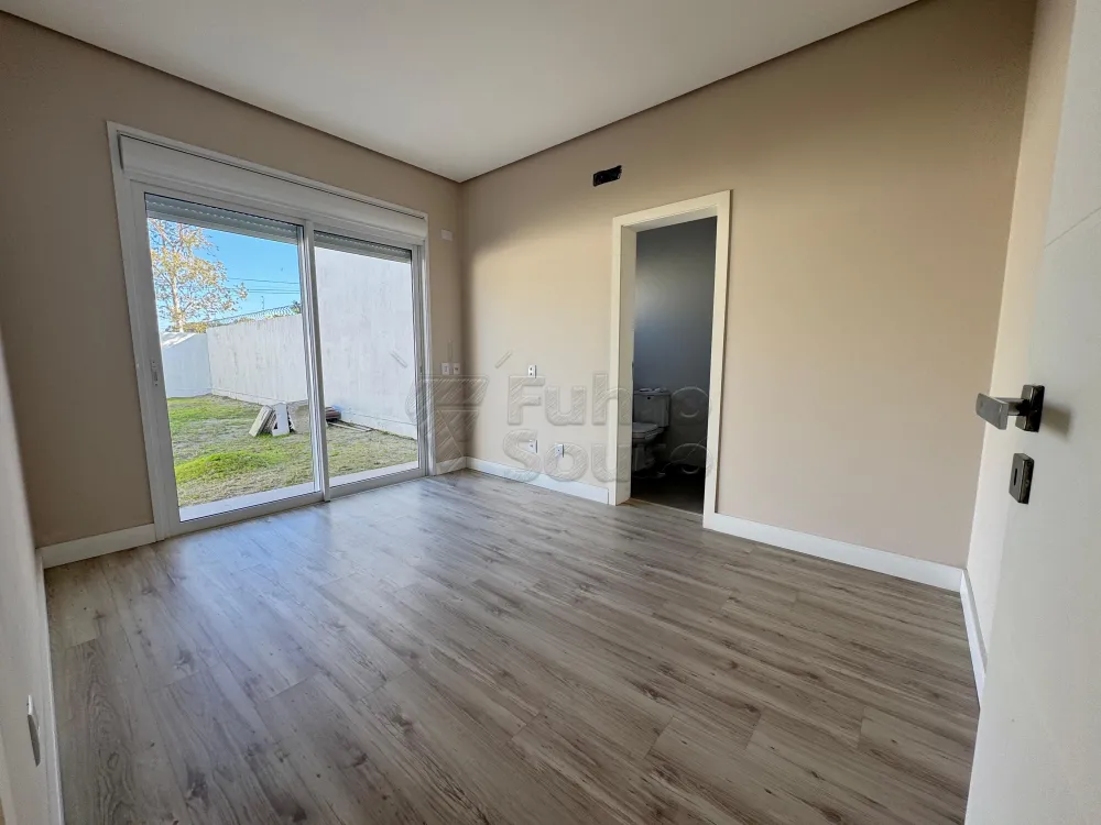 Comprar Casa / Padr&atilde;o em Pelotas R$ 1.340.000,00 - Foto 4
