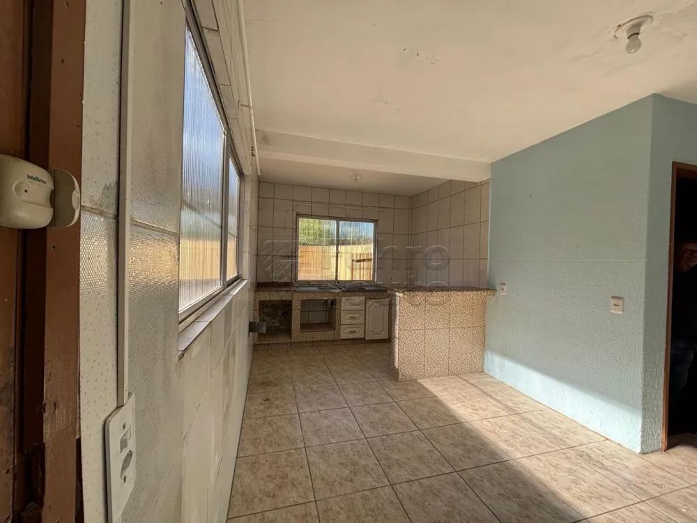 Comprar Casa / Padr&atilde;o em Pelotas R$ 560.000,00 - Foto 5