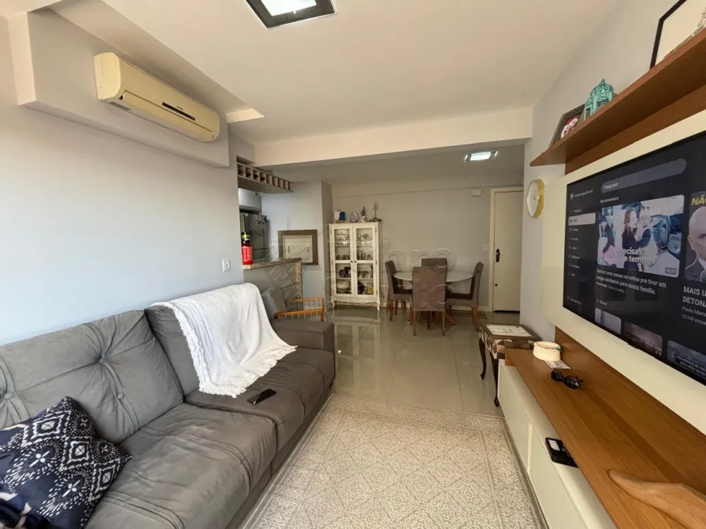 Comprar Apartamento / Padr&atilde;o em Pelotas R$ 590.000,00 - Foto 2
