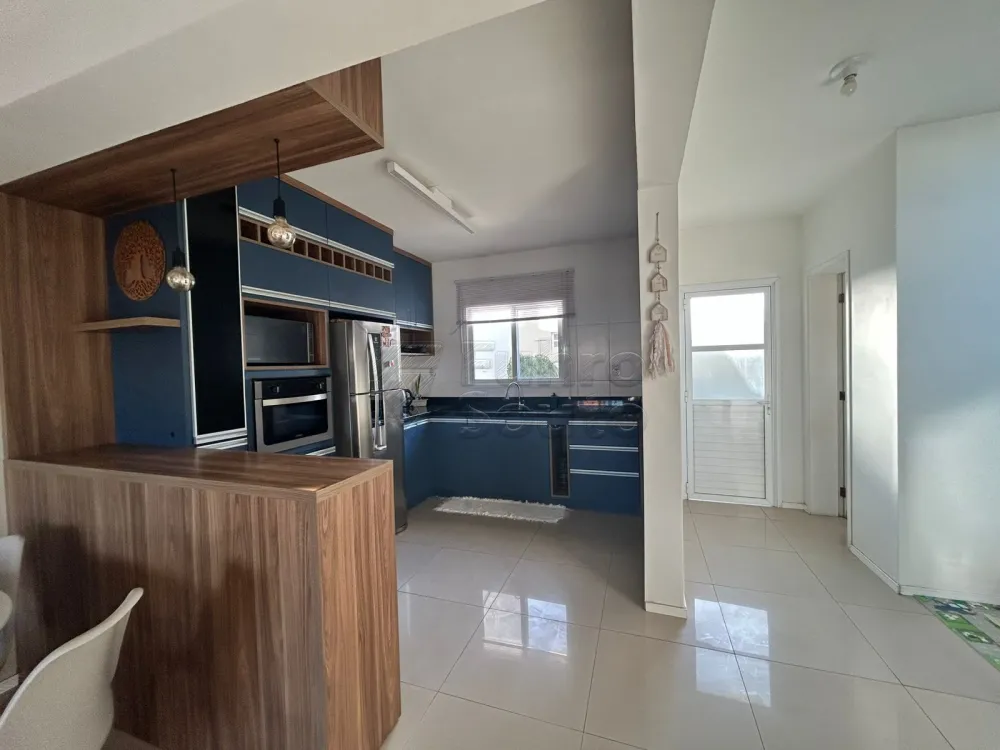 Comprar Casa / Padr&atilde;o em Pelotas R$ 700.000,00 - Foto 4