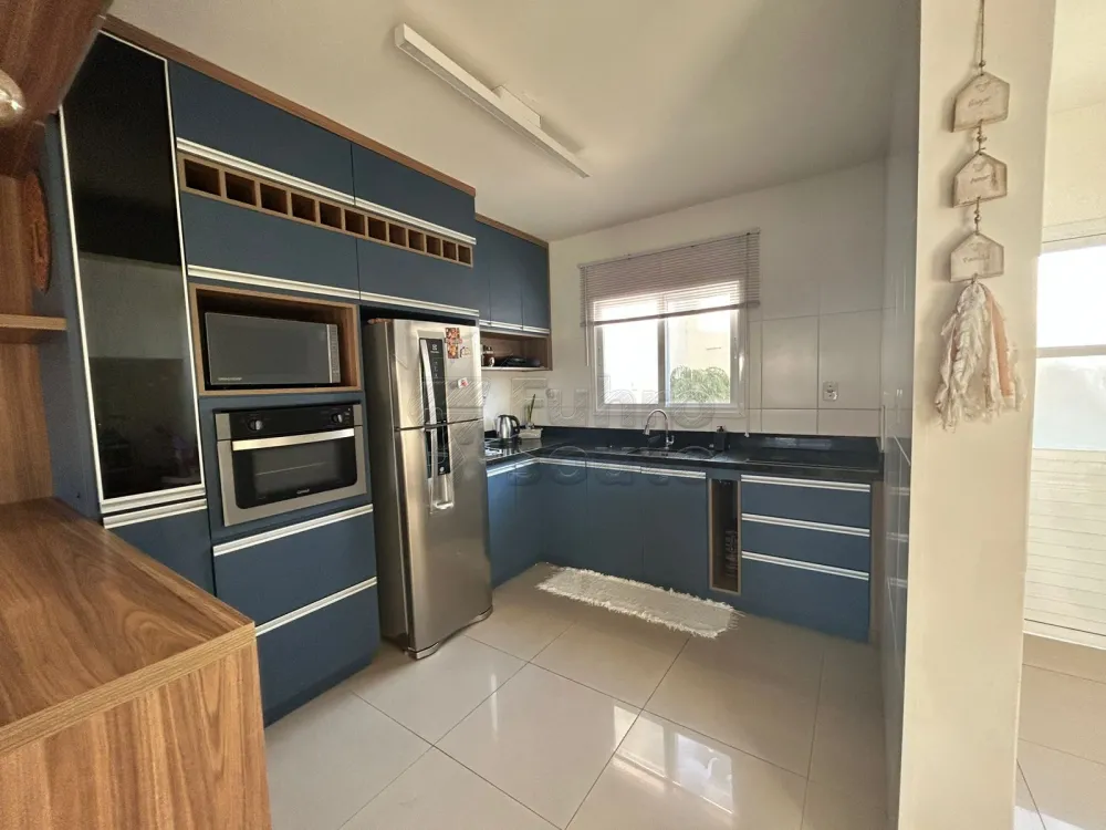 Comprar Casa / Padr&atilde;o em Pelotas R$ 700.000,00 - Foto 3