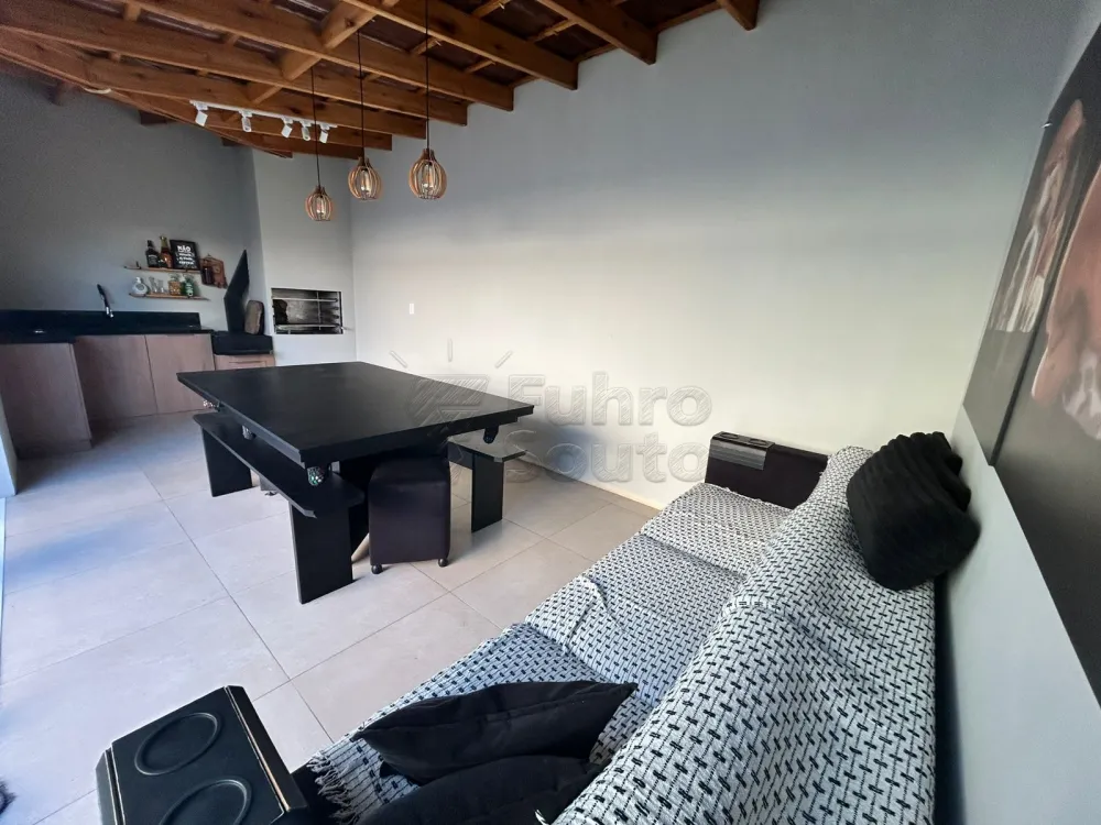 Comprar Casa / Padr&atilde;o em Pelotas R$ 700.000,00 - Foto 9