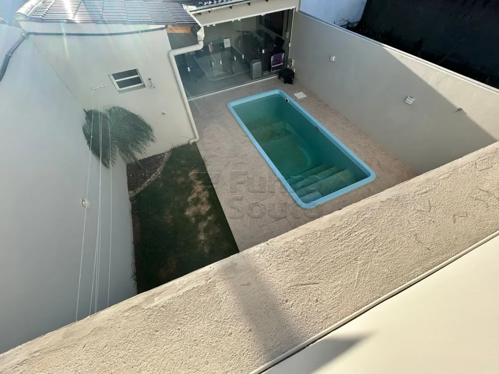 Comprar Casa / Padr&atilde;o em Pelotas R$ 700.000,00 - Foto 13