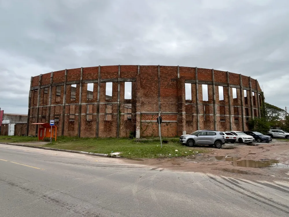 Comprar Terreno / Padr&atilde;o em Pelotas R$ 1.100.000,00 - Foto 1