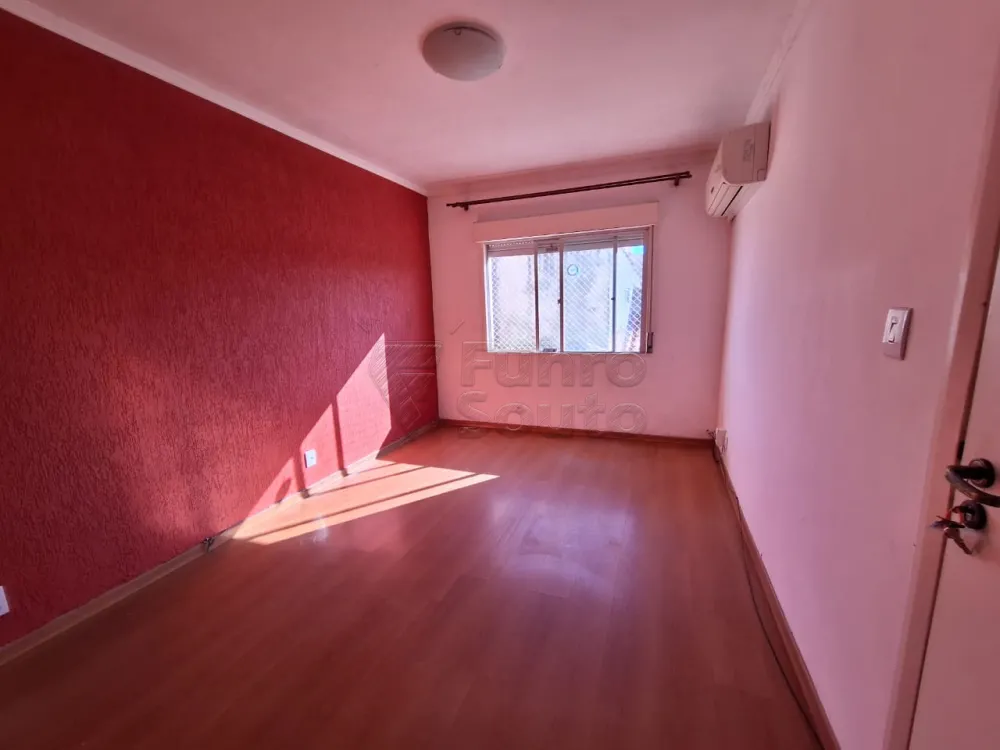 Comprar Apartamento / Padr&atilde;o em Pelotas R$ 230.000,00 - Foto 1