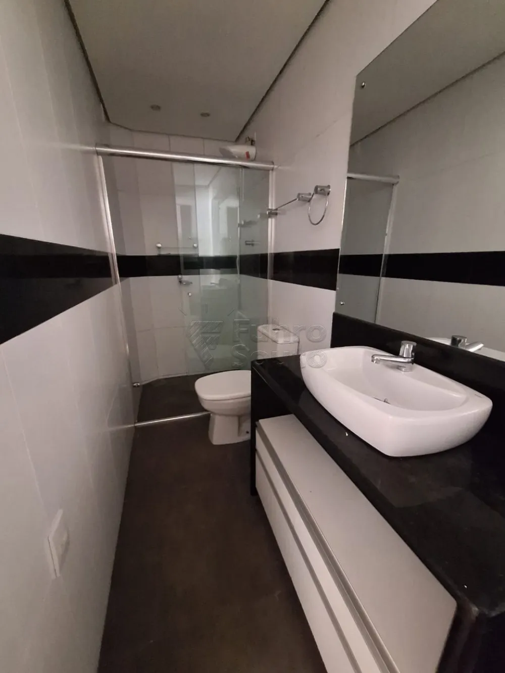 Comprar Apartamento / Padr&atilde;o em Pelotas R$ 230.000,00 - Foto 9