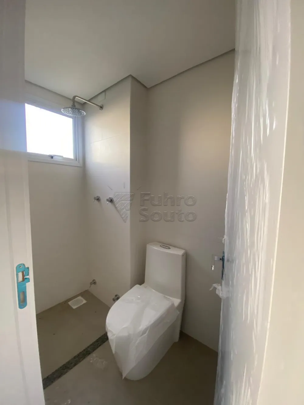 Comprar Apartamento / Padr&atilde;o em Pelotas R$ 380.000,00 - Foto 4