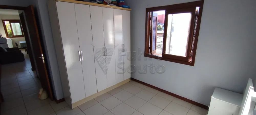 Comprar Casa / Padr&atilde;o em Pelotas R$ 230.000,00 - Foto 5