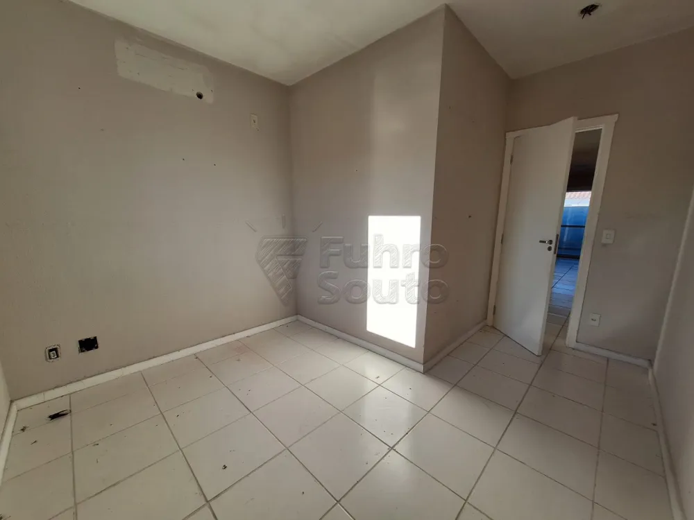 Comprar Casa / Condom&iacute;nio em Pelotas R$ 270.000,00 - Foto 3