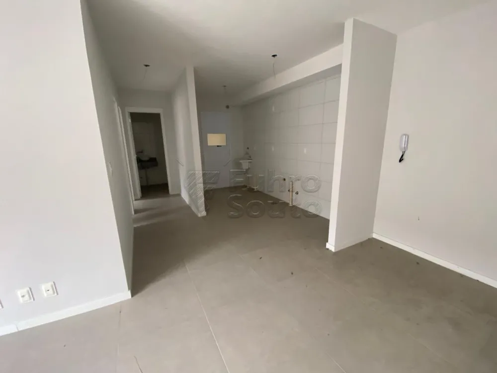 Comprar Apartamento / Padr&atilde;o em Pelotas R$ 230.000,00 - Foto 3