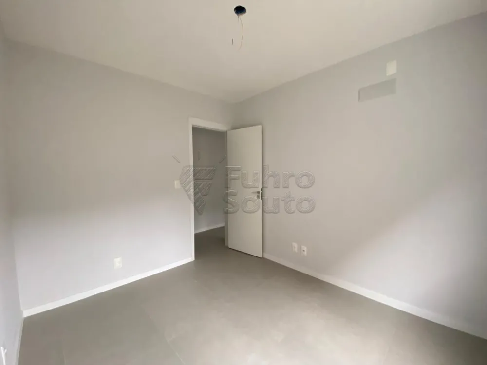 Comprar Apartamento / Padr&atilde;o em Pelotas R$ 230.000,00 - Foto 4