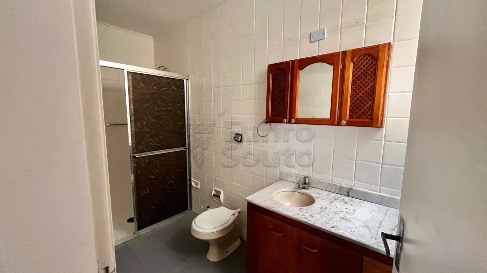 Comprar Apartamento / Padr&atilde;o em Pelotas R$ 289.000,00 - Foto 11