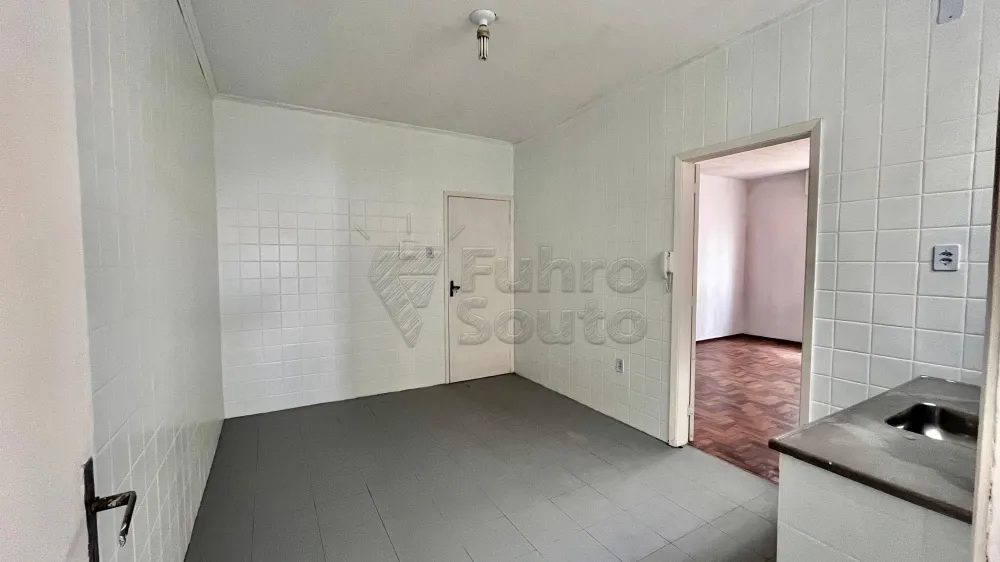Comprar Apartamento / Padr&atilde;o em Pelotas R$ 289.000,00 - Foto 5