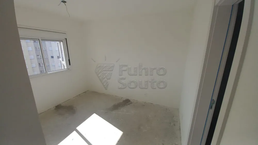 Comprar Apartamento / Padr&atilde;o em Pelotas R$ 375.000,00 - Foto 4