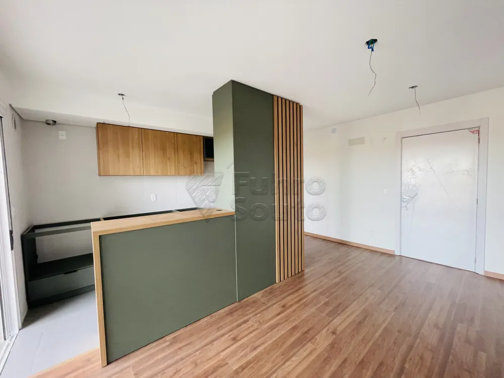 Comprar Apartamento / Padr&atilde;o em Pelotas R$ 374.000,00 - Foto 5