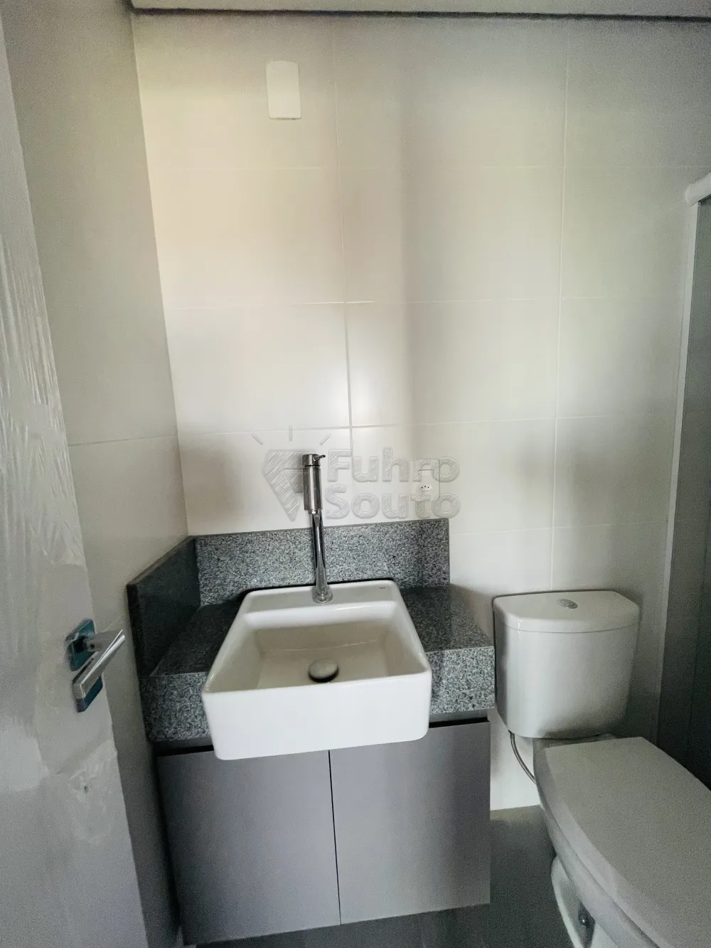 Comprar Apartamento / Padr&atilde;o em Pelotas R$ 374.000,00 - Foto 11