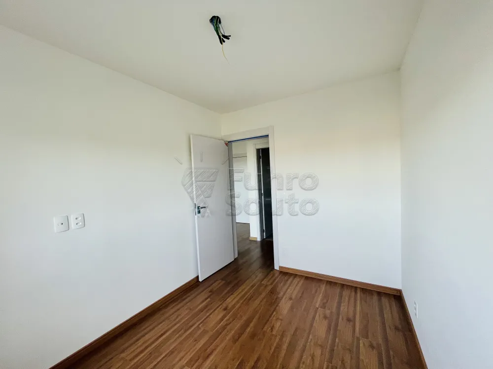 Comprar Apartamento / Padr&atilde;o em Pelotas R$ 374.000,00 - Foto 8