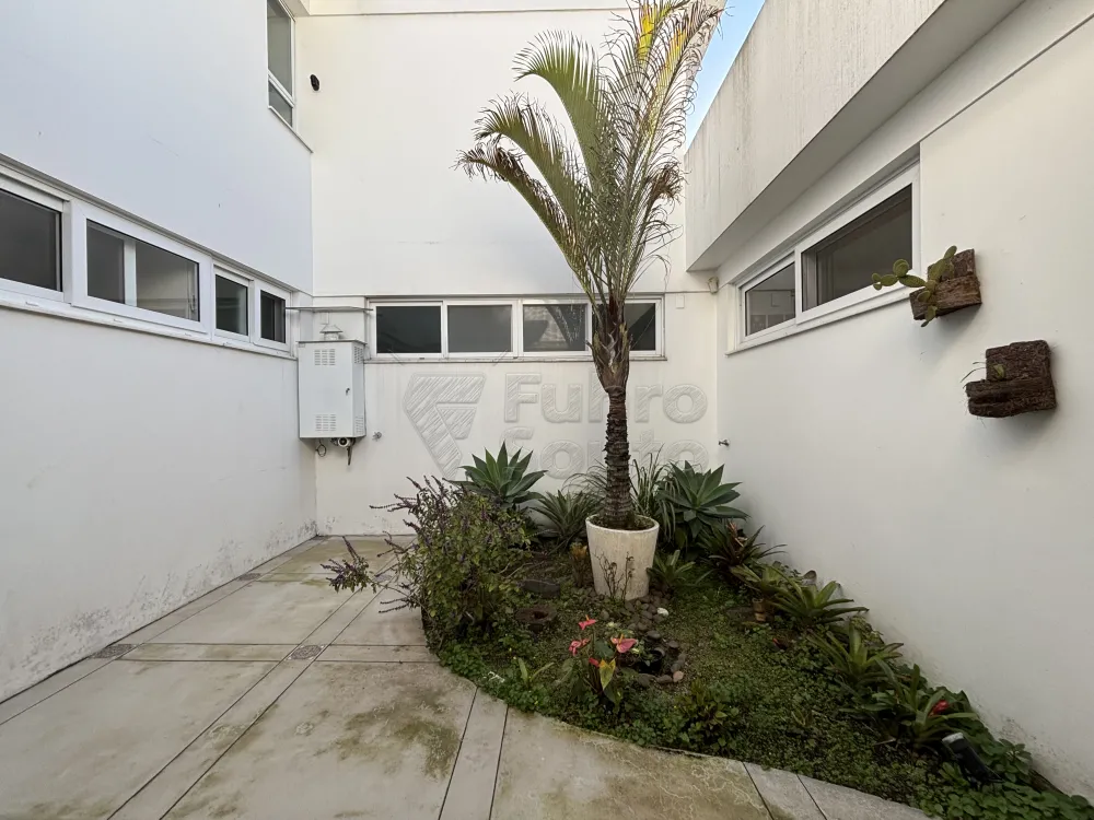 Comprar Casa / Padr&atilde;o em Pelotas R$ 1.700.000,00 - Foto 17